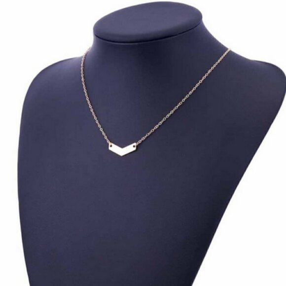 Boho necklace jewelry Small V letter Charm - Picture 4 of 7